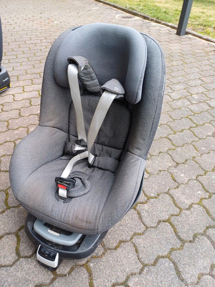 Maxi Cosi Pearl inkl. FamilyFix Station in Oberelsbach