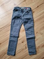 Zara girls 128 Jeans grau Top Zustand im Bund verstellbar Berlin - Hellersdorf Vorschau