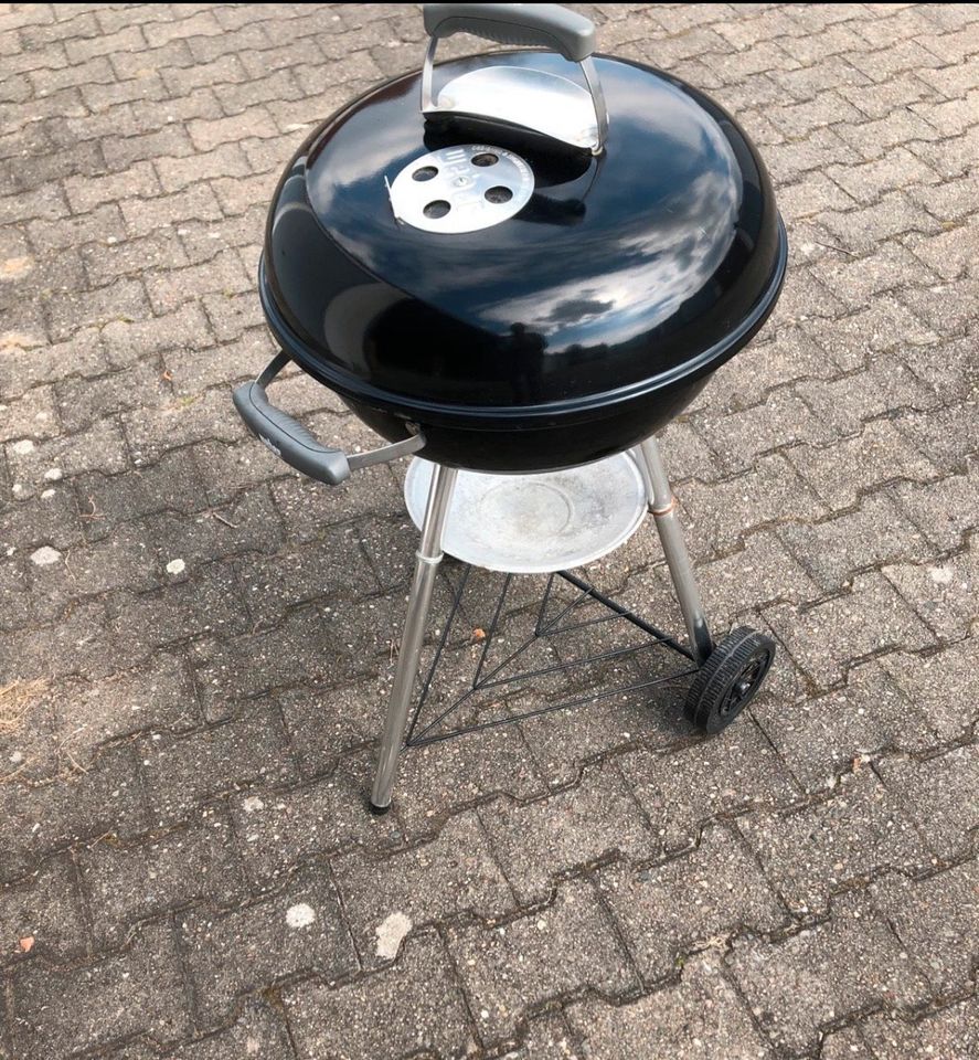 Weber Kettle 47cm Holzkohlegrill in Nürnberg (Mittelfr)