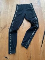 NIKE Damen Leggings schwarz  XS 34 neuwertig Nordrhein-Westfalen - Brühl Vorschau