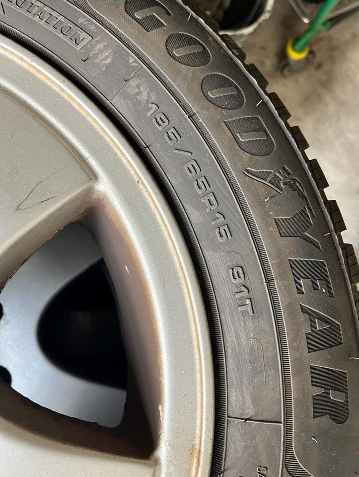 Winterreifen Goodyear Ultra Grip 9 195/65R 15 91 T in Hessen - Rodgau |  Reifen & Felgen | eBay Kleinanzeigen ist jetzt Kleinanzeigen