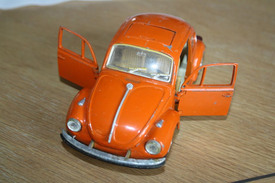 VW Käfer 1302 Gama 1:24 - Vintage 70er Jahre in Herford