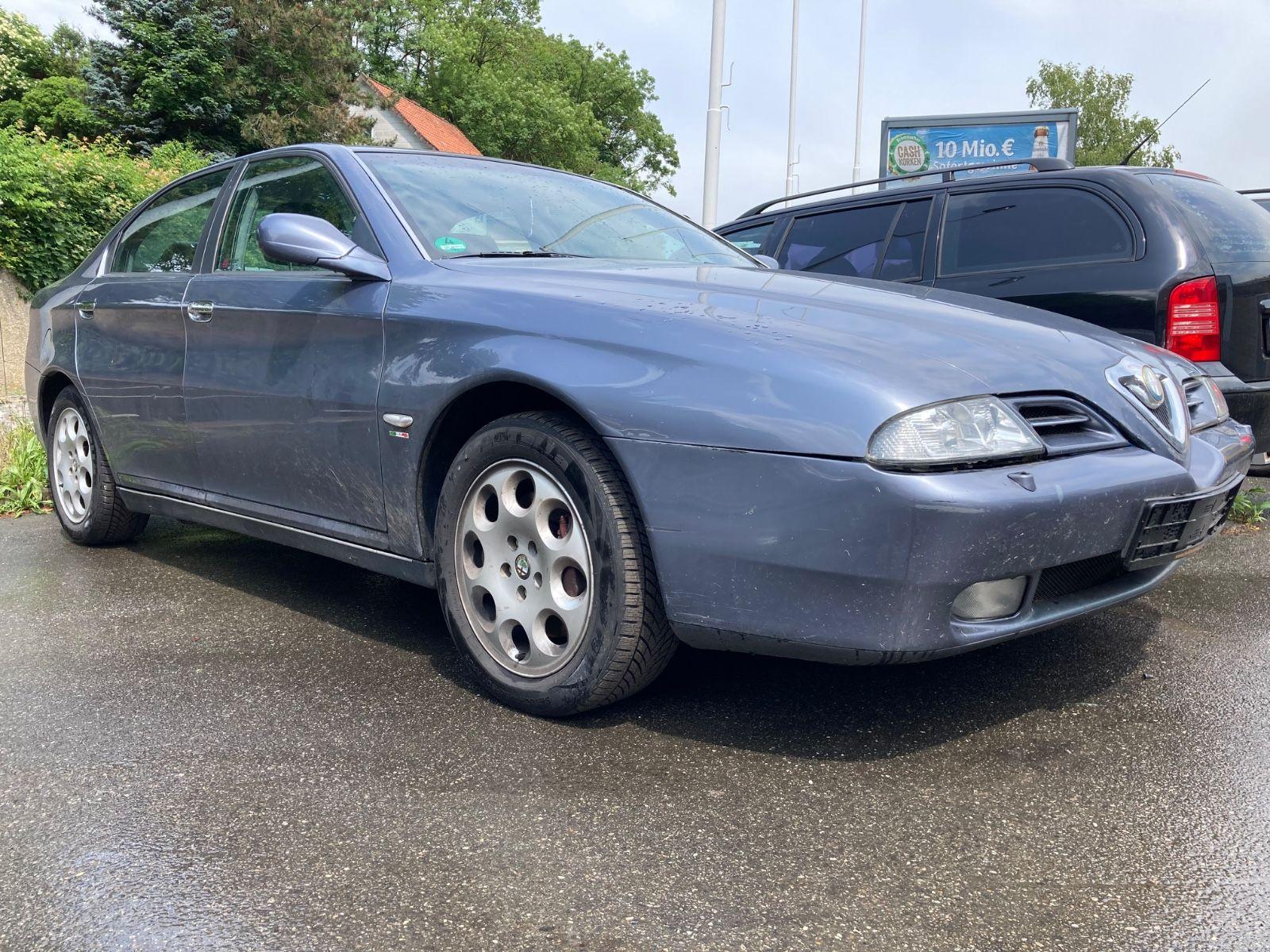 Abbildung des Autos Alfa Romeo 166 2.5 V6 24…