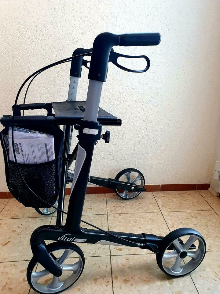 Testsieger Neuware Rollator Russka Vital Carbon Gehwagen in Stockach