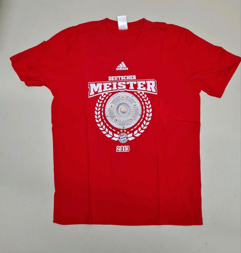 Adidas Bayern München Deutscher Meister T-Shirt in Pforzheim