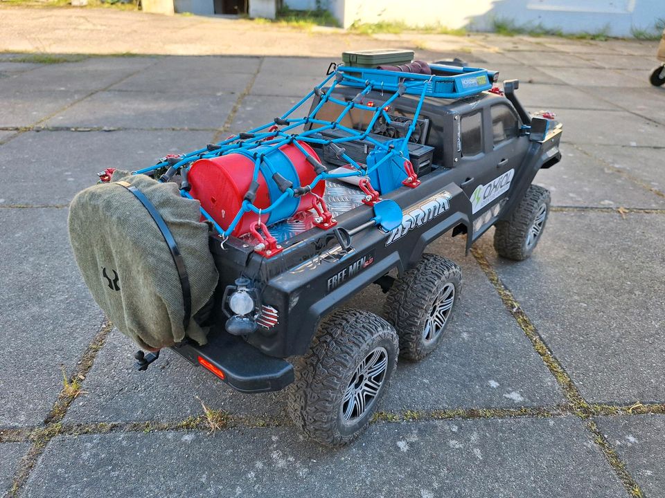 RC Crawler Reely Freeman 6x6 in Lübeck