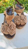 Wedges Schuhe Plateau Wildleder braun Gr 39 Rose Hessen - Gießen Vorschau