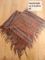 Poncho Mädchen selbstgestrickt ca.3-5 Jahre Hessen - Twistetal Vorschau