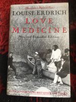 NEU Louise Erdrich Love Medicine Buch Englisch Native Americans Nordrhein-Westfalen - Erftstadt Vorschau