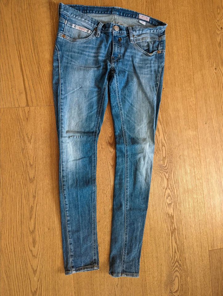 Jeans Herrlicher Gr. S  27 / 32 in Korb