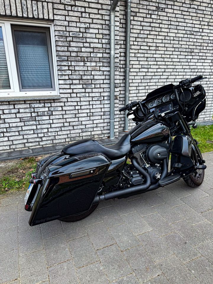 Harley Davidson Street Glide 103 Ape 2016er ABS LED Stretchkoffer in Wedemark