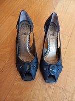 Damen  Leder Schuhe Pumps Peeptoes schwarz Gr. 38 Bayern - Langquaid Vorschau