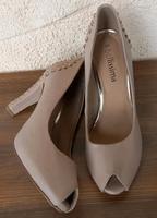 High Heels Gr. 40 beige mit Nieten Bayern - Cham Vorschau