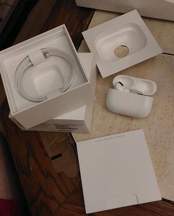 !!! NUR NOCH BIS SONNTAG !!! APPLE AIRPODS PRO 1. GEN in Greiz