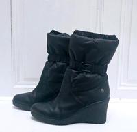 UGG Coole schwarze Stiefeletten Wedges warm   G.41 Neuwertig Brandenburg - Potsdam Vorschau