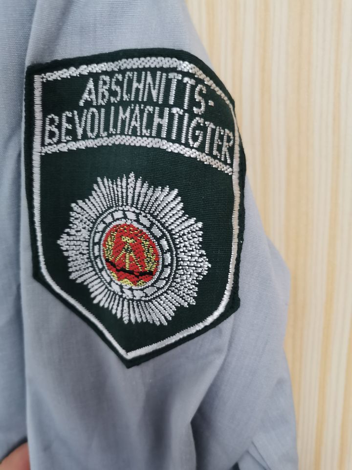 Bluse Hemd Uniform ABV Volkspolizei Volkspolizist NVA in Gotha