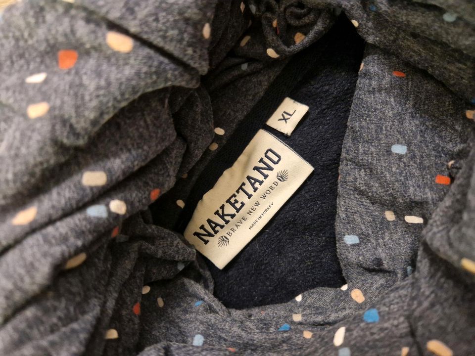 Naketano Pullover mit Schlauchschal Größe XL in Herne