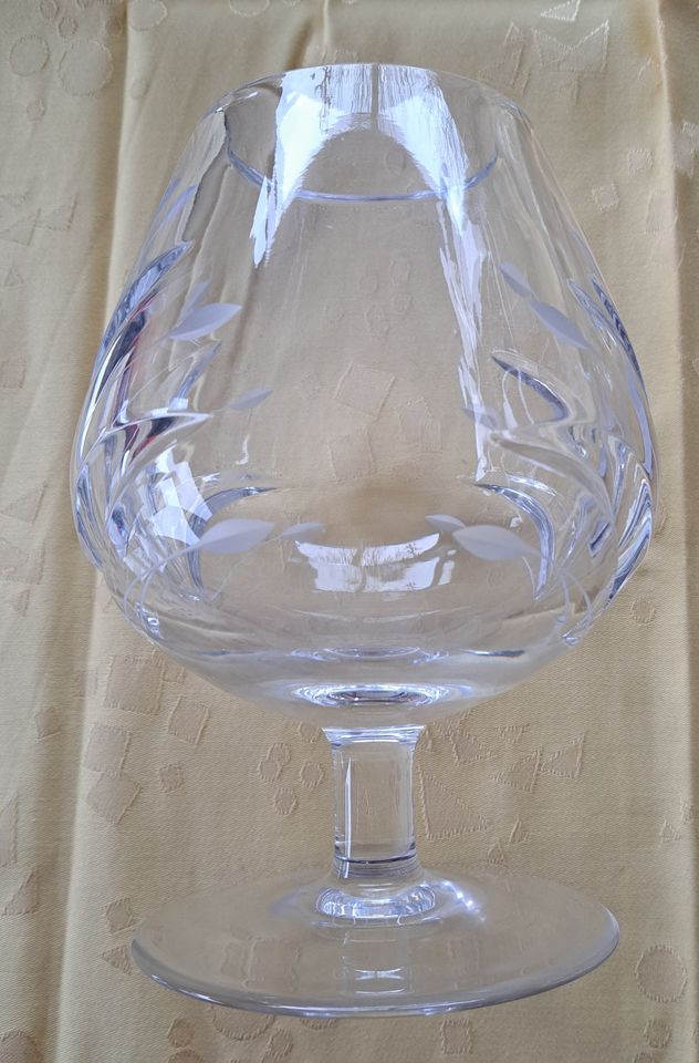 Dekoglas aus Bleikristall: Riesen „Cognac-Glas“ mit Dekor in Sindelfingen
