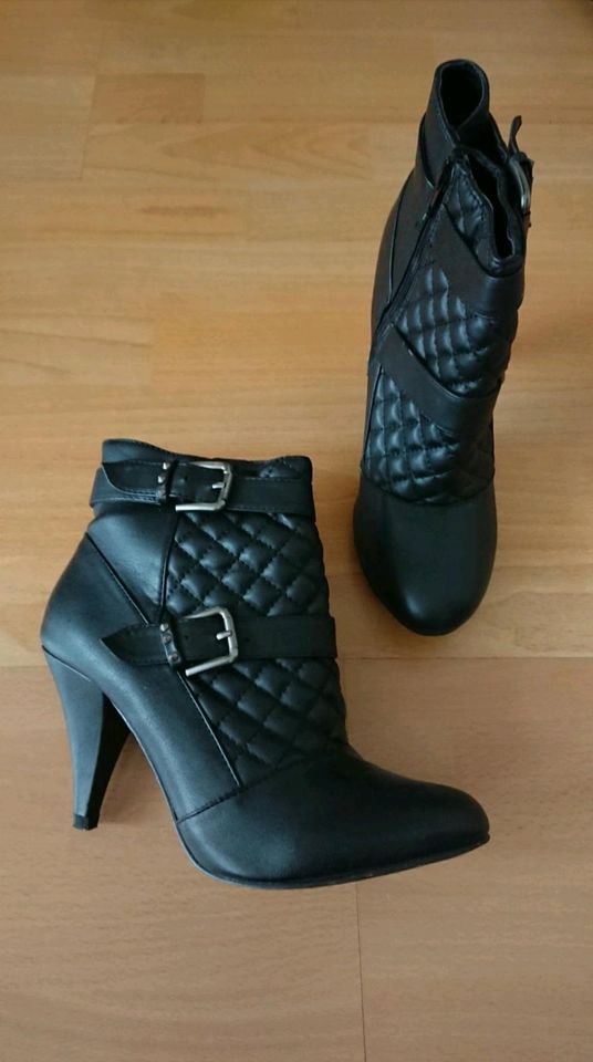 Wie neu Stiefelette schwarz 39 40 High Heels Stiletto Ankle Boots in Chemnitz