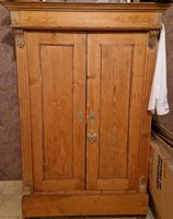 Kleiderschrank Wohnzimmer Schrank Garderobe antik vintage Holz Nordrhein-Westfalen - Datteln Vorschau