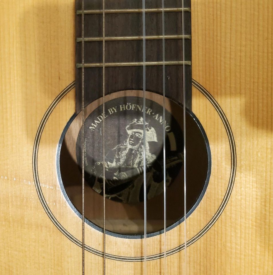 Höfner Gitarre in Düsseldorf