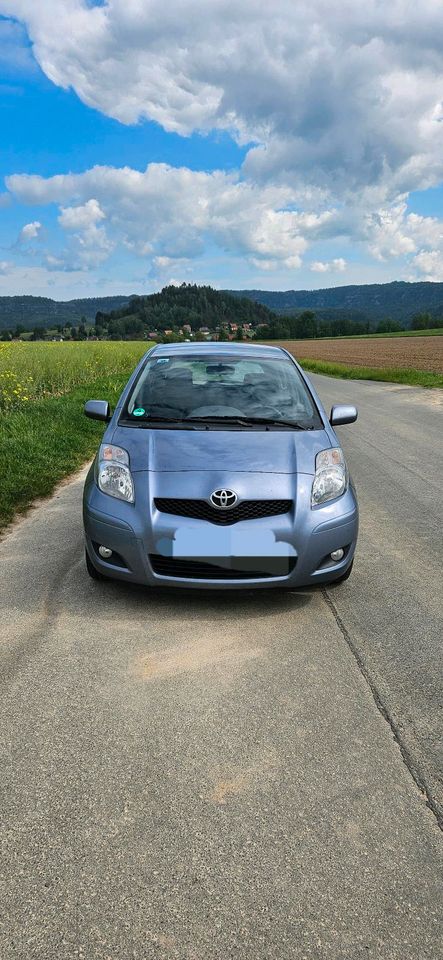 Toyota Yaris in Reinhardtsdorf-Schöna