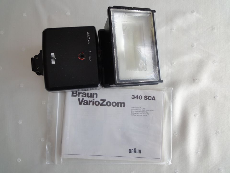 Analogkamera Canon A 1 mit Braun Vario Zoom Blitzgerät + Tasche in Wiesbaden