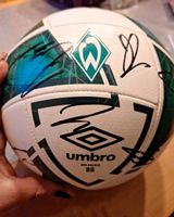Werder Bremen Lederball mit Autogrammen Niedersachsen - Hagermarsch Vorschau