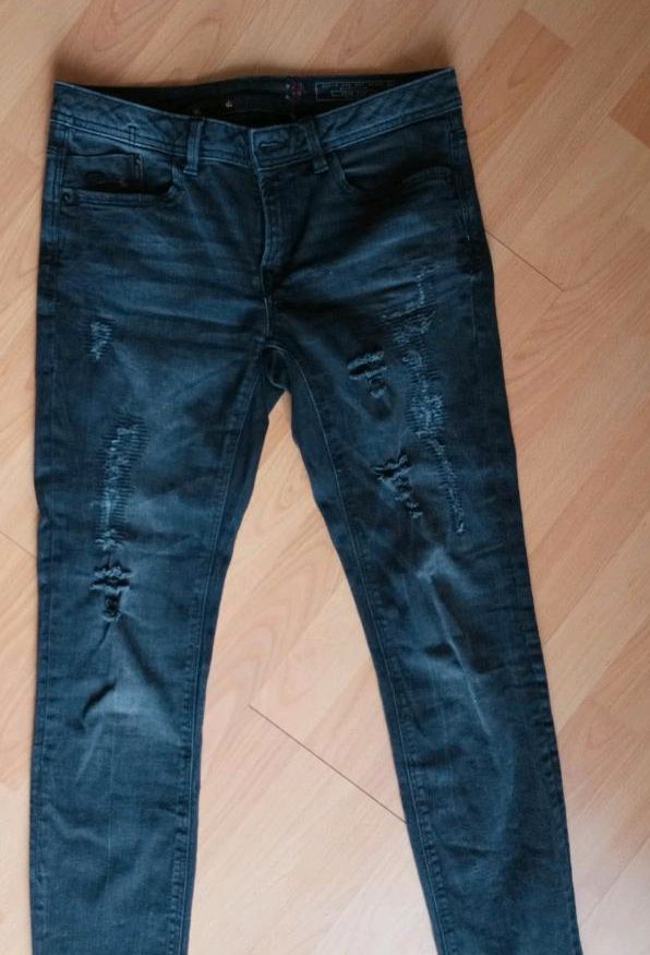 Damen Jeans Hose ,28/32,edc, Neuwertig in Breidenbach (bei Biedenkopf)