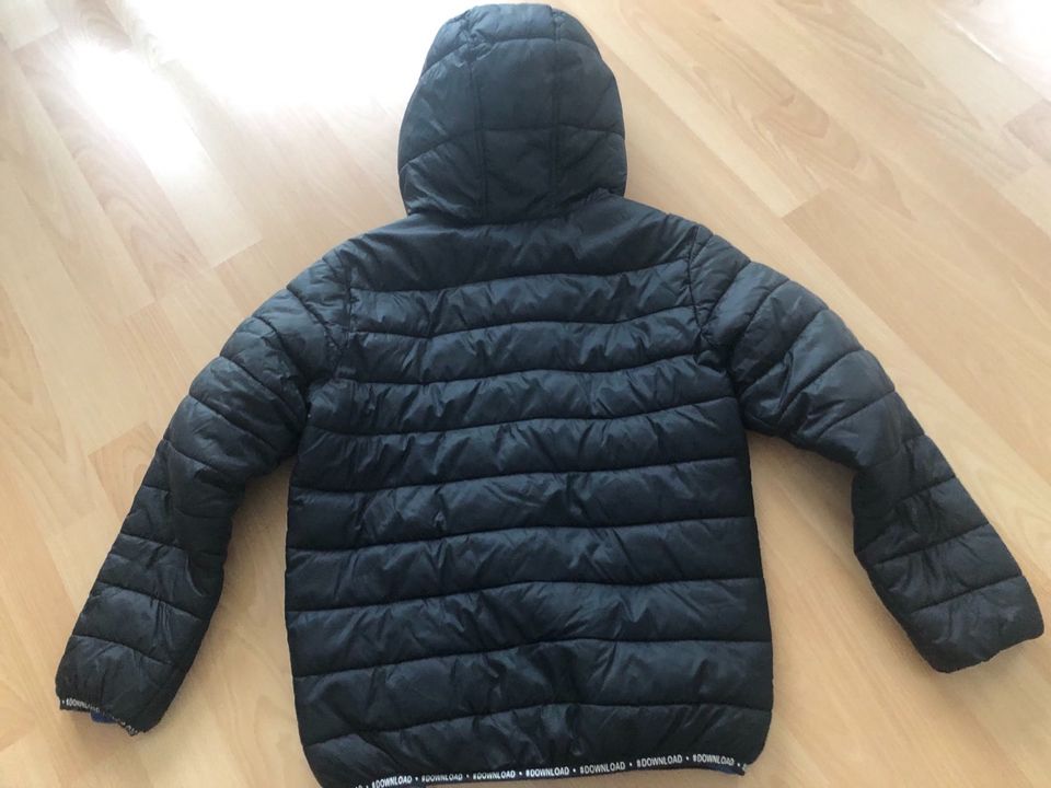 Steppjacke schwarz c&a Gr. 134 in Rottweil