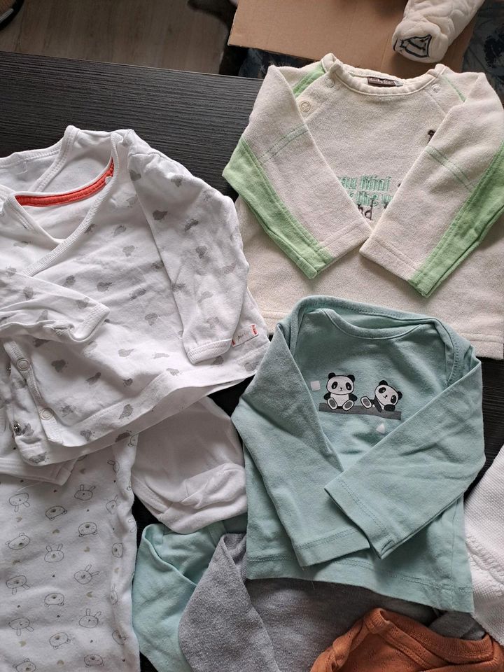 Bekleidungspaket Babykleidung  Größe 50 in Geilenkirchen