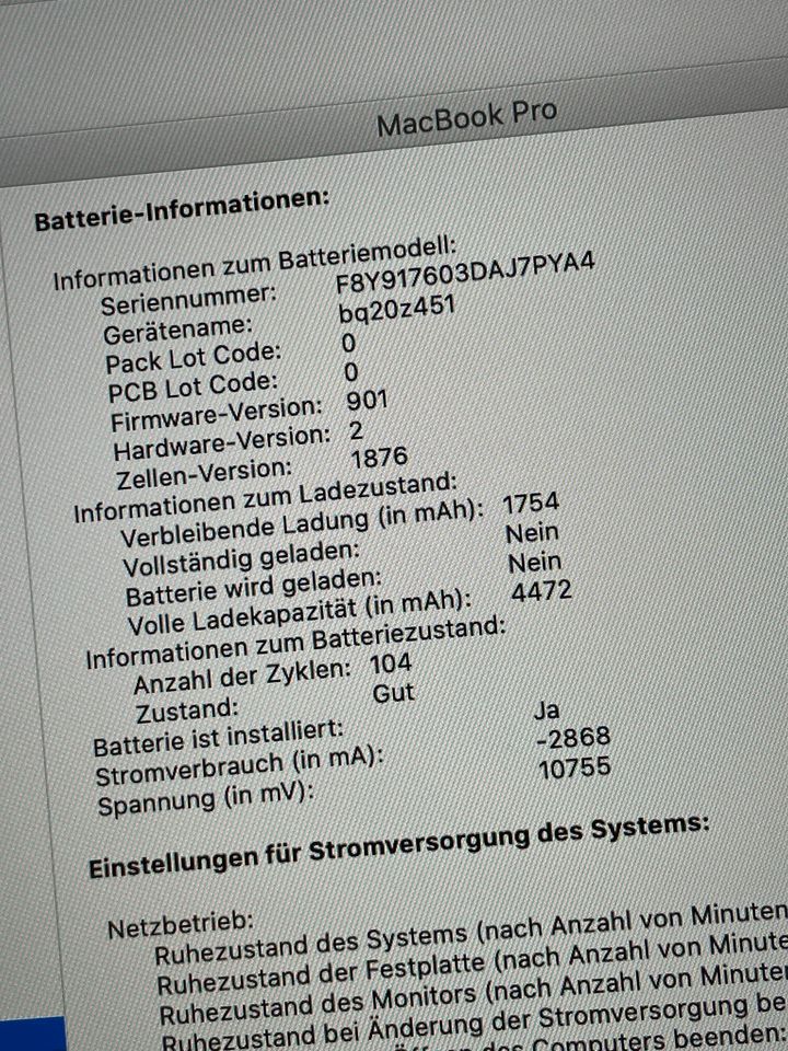 MacBook Pro 2019 13 Zoll 2.4 GHz, 256 GB und Touch Bar - TOP in München