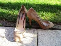 Zara Veloursleder High heels mit schöne Cut-out Umrandung Gr.40 Bayern - Gersthofen Vorschau