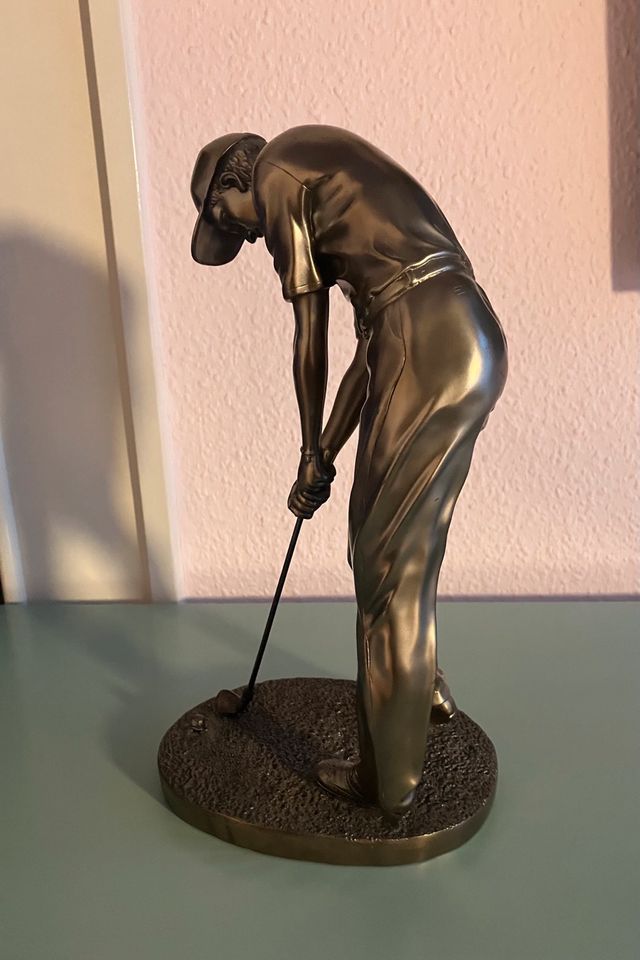 Bronze Skulpturen ( überwiegend )  Golfer in Iserlohn