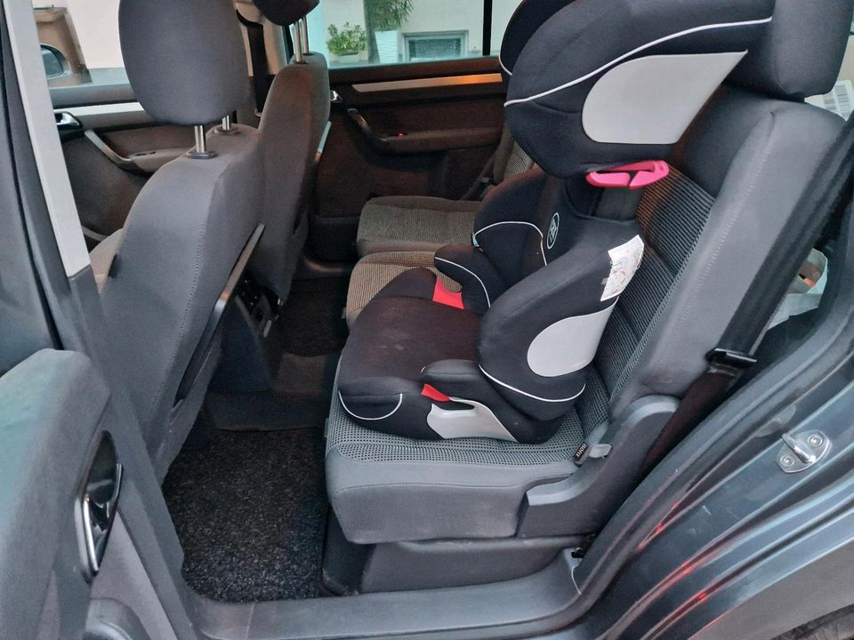 Vw Touran 2.0 TDI DSG Schibedach Standheizung in Rüsselsheim