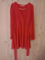 Pinkes Kleid von NA-KD Dithmarschen - Heide Vorschau