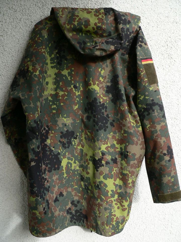 Origin. Bundeswehr Nässeschutz BW Regenjacke GORE-TEX Jacke 52/54 in Eslohe