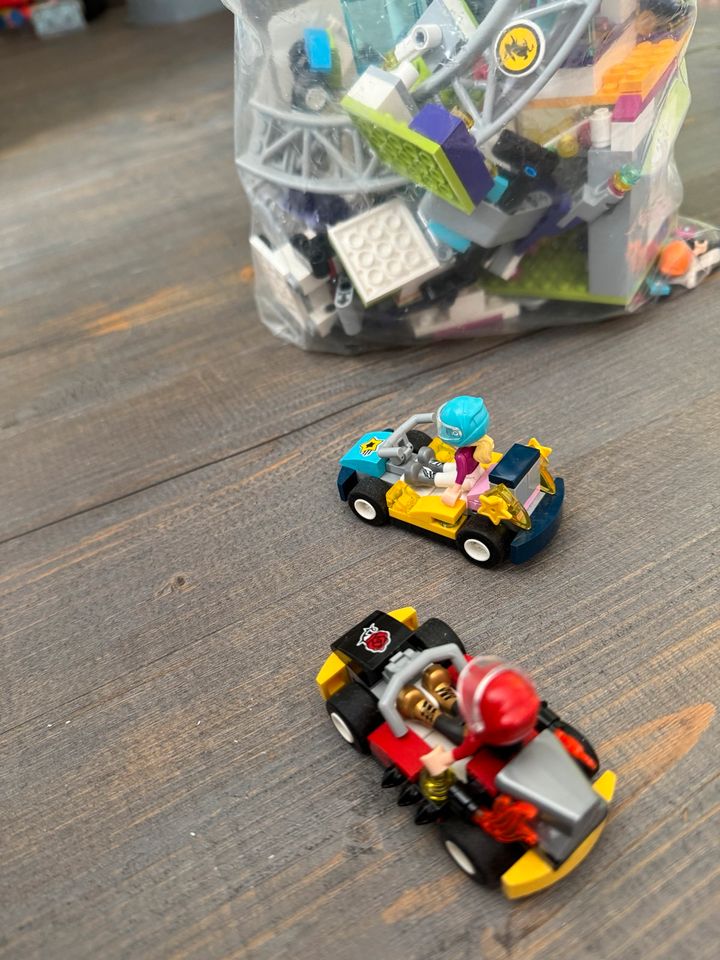 Lego Friends Autorennen in Dummerstorf