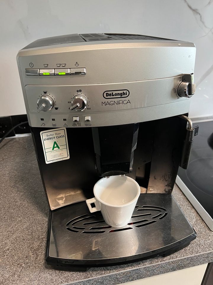 DeLonghi Magnifica in Dreieich