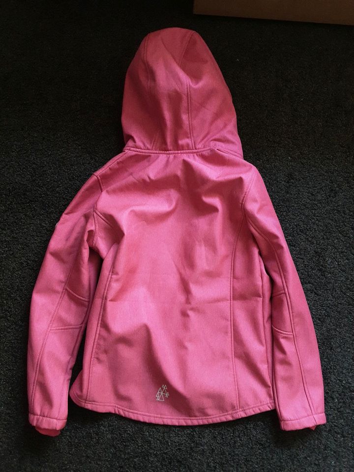 Softshelljacke Yigga Größe 158 in pink in Groß Boden