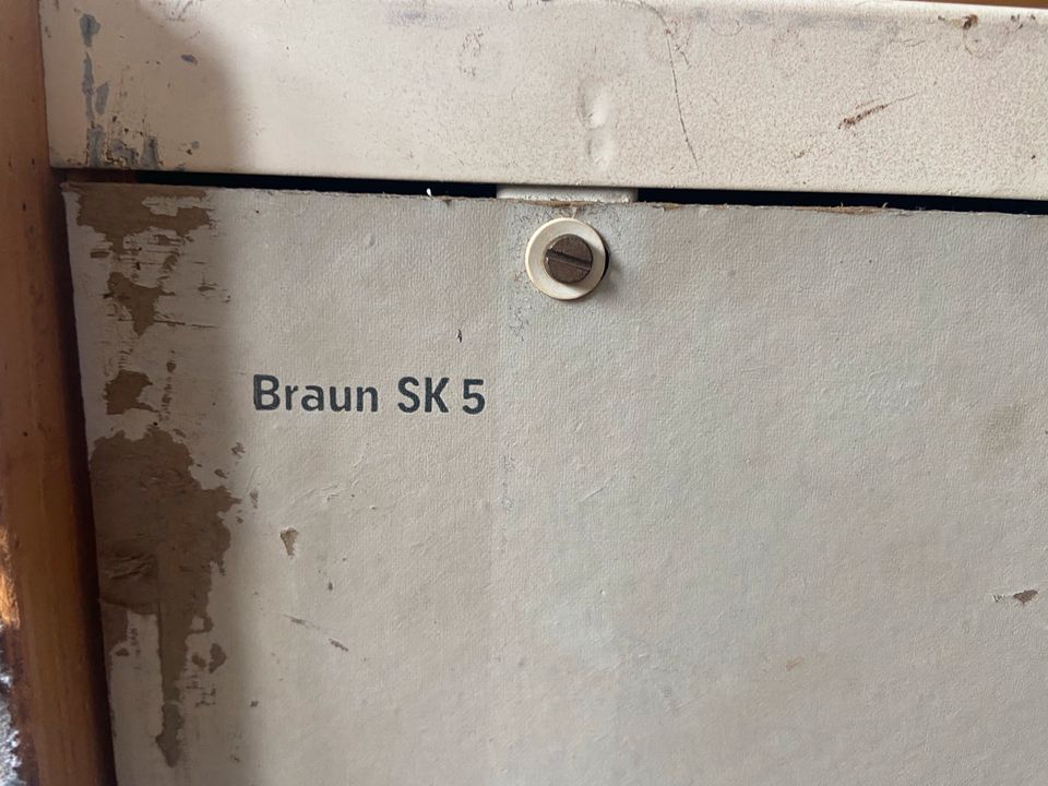 Braun Sk 5 Radio Plattenspieler Schneewittchensarg BERLIN in Künzell