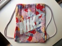 NIKE Turnbeutel Schuhbeutel Sporttasche Gymbag (bunt gemustert) Berlin - Friedenau Vorschau