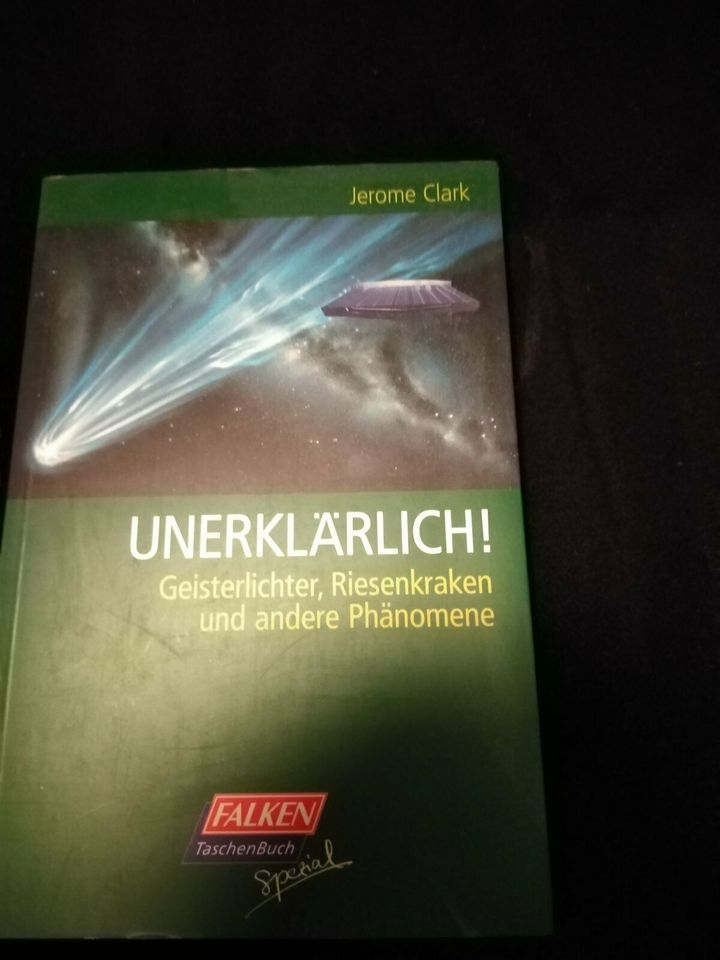 Unerklärlich. Geisterlichter, Riesenkraken und andere Phänomene. in Bienenbüttel