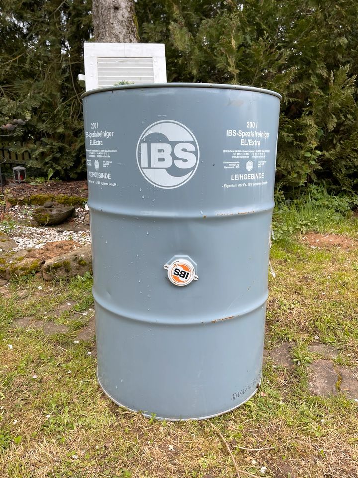 Versch.200 Liter Fässer Stahl zum Basteln oder Wasser speichern. in Freudenberg