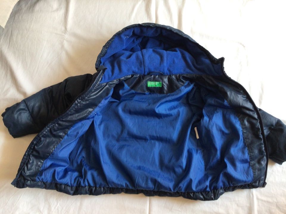 Benetton Daunenjacke Jacke Winterjacke echte Daune 104 Kapuze in Worms