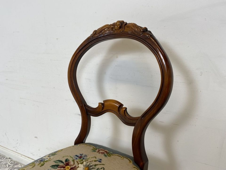 WMK Eine Schönheit! Eleganter und sehr gut erhaltener Biedermeier Stuhl mir feinem Gebelin und bequemen Federkernsitz # Esszimmerstuhl Küchenstuhl Chair Umkleide Garderobe Herrendiener Antik Vintage in Berlin