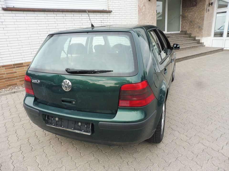 Volkswagen Golf IV Lim. Special in Neitersen