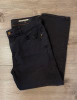 Capri Jeans in schwarz von EDC by Esprit in Gr. S/36 Niedersachsen - Wedemark Vorschau