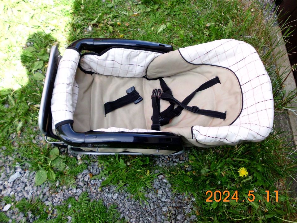 Verkaufe Kinderwagen  / Buggy  Marke Roan Komplett Set sehr gut ! in Annaberg-Buchholz