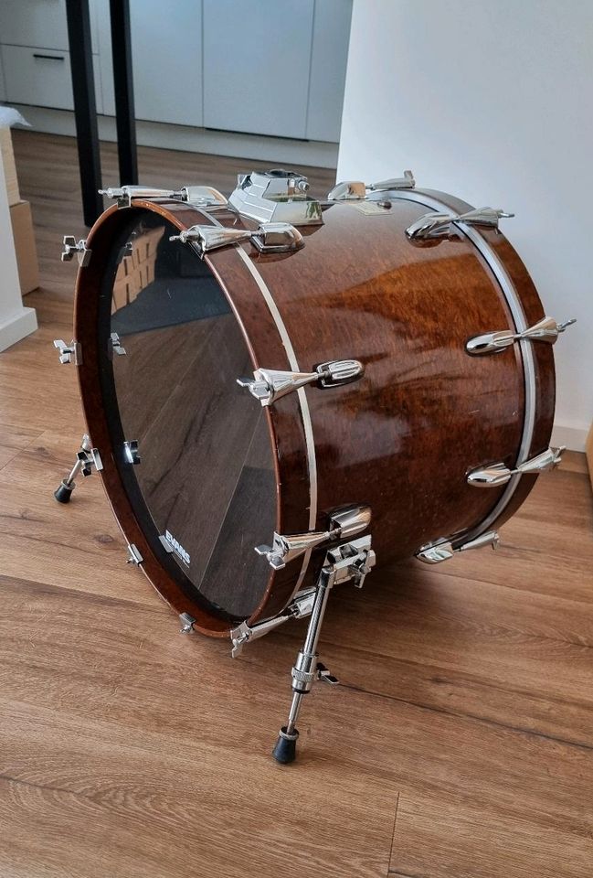 Bass Drum 22x16, Schlagzeug Bassdrum, große Trommel in Burgwald